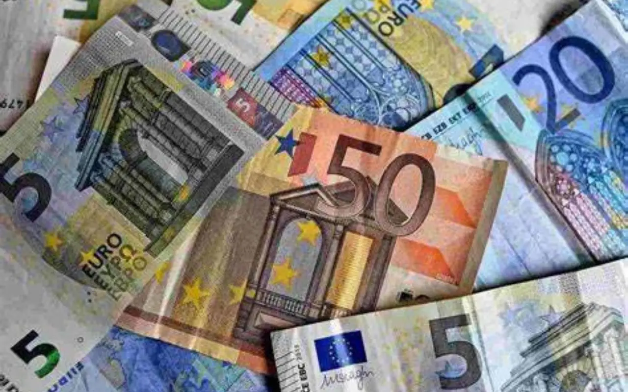 Attenzione alle spese invisibili: ecco come svuotano il conto
